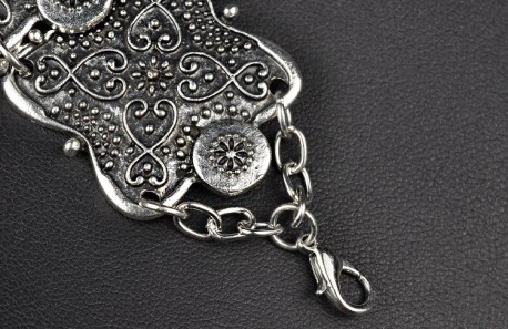 Delicate Carving Bracelet